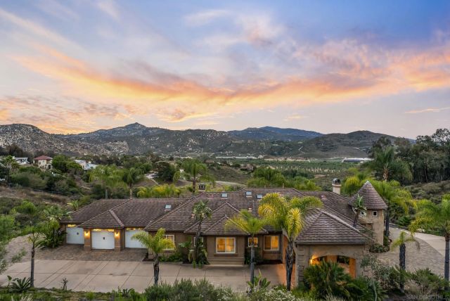 1101 Sierra Linda, Escondido, CA 92025