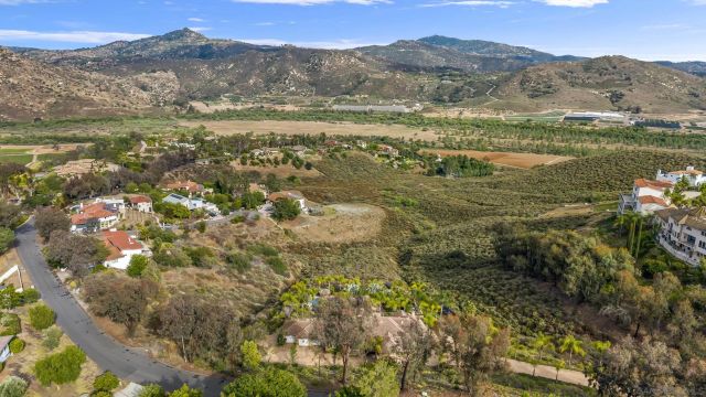 1101 Sierra Linda, Escondido, CA 92025