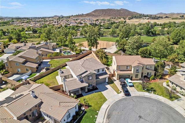 32144 Old Country Court, Winchester, CA 92596