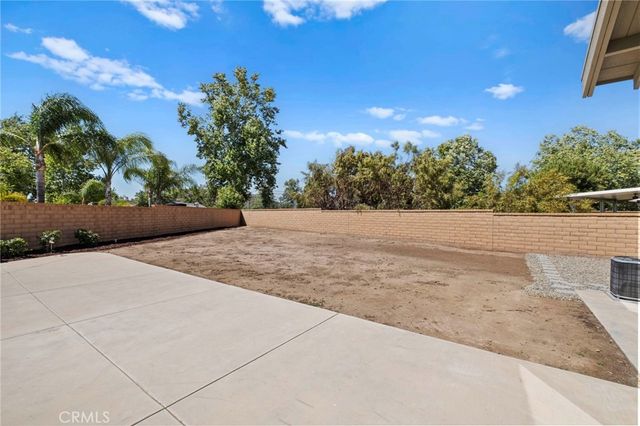 32144 Old Country Court, Winchester, CA 92596