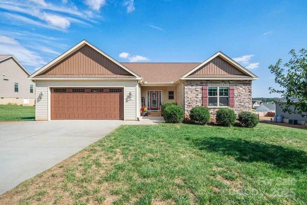 156 Greythorn Drive, Statesville, NC 28625