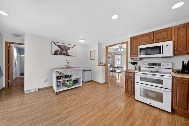 206 Lake STREET, Cascade, WI 53011