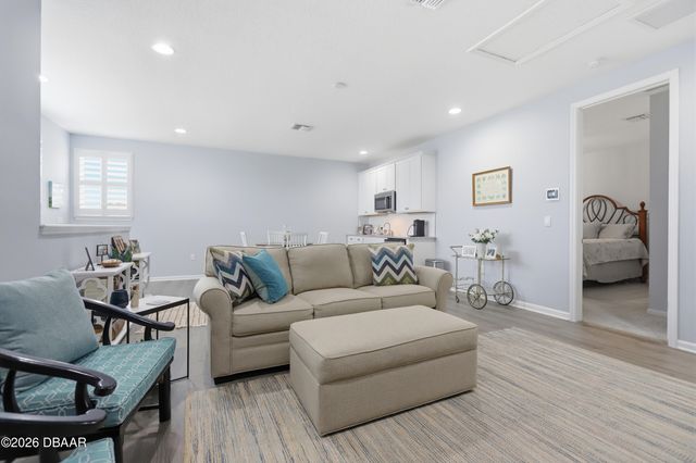 261 Old Moss Circle, Deland, FL 32724