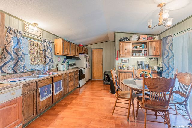 143 WATERMAN LN, Pipe Creek, TX 78063