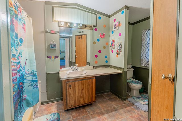 143 WATERMAN LN, Pipe Creek, TX 78063