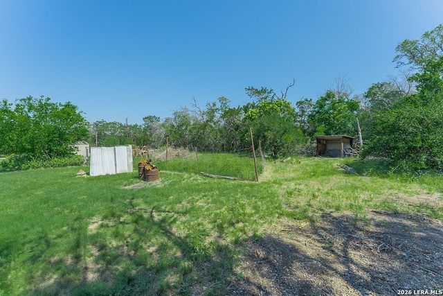 143 WATERMAN LN, Pipe Creek, TX 78063