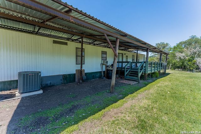 143 WATERMAN LN, Pipe Creek, TX 78063