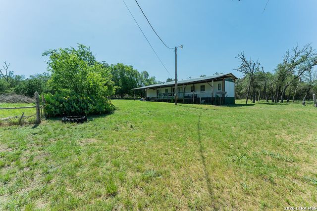 143 WATERMAN LN, Pipe Creek, TX 78063