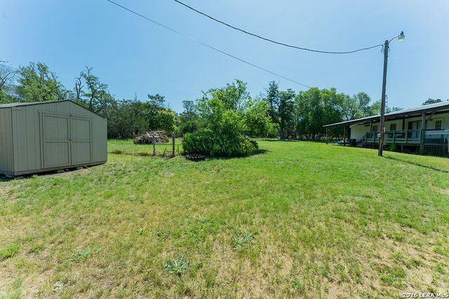 143 WATERMAN LN, Pipe Creek, TX 78063