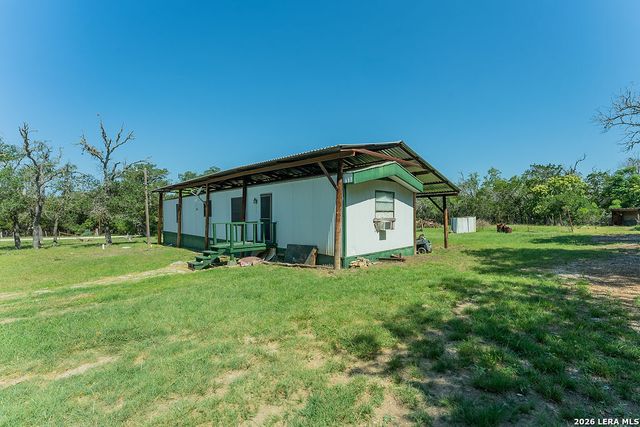 143 WATERMAN LN, Pipe Creek, TX 78063
