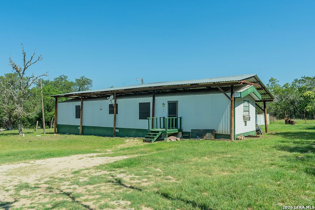143 WATERMAN LN, Pipe Creek, TX 78063