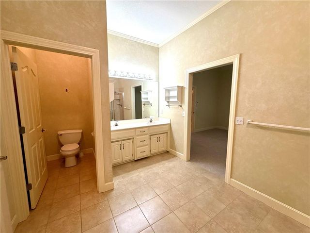 2409 SW Lilly Drive, Lee's Summit, MO 64081