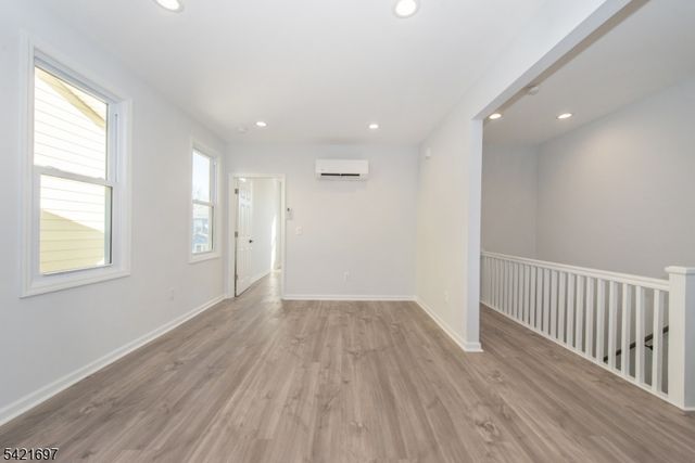 105 Coolidge St, Irvington Twp., NJ 07111