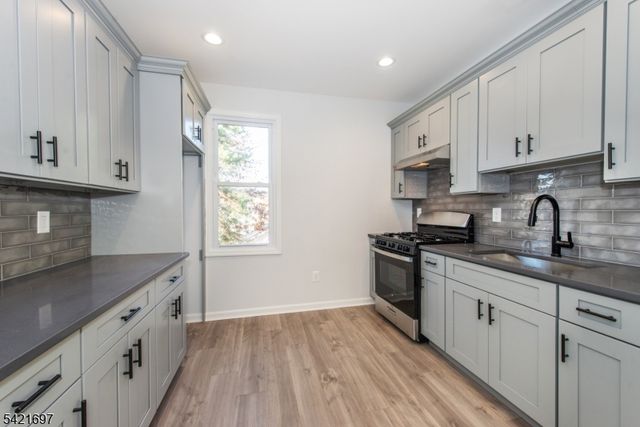 105 Coolidge St, Irvington Twp., NJ 07111