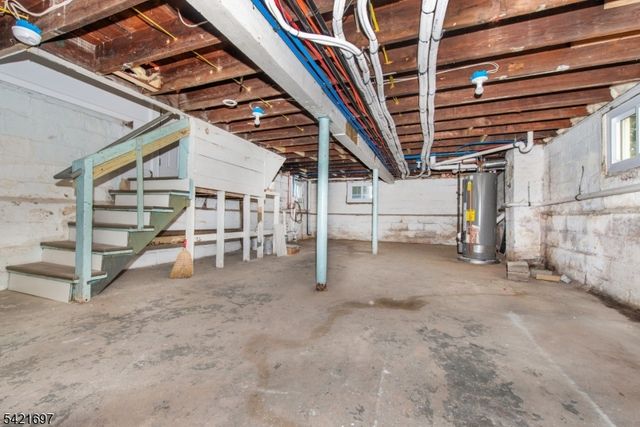 105 Coolidge St, Irvington Twp., NJ 07111