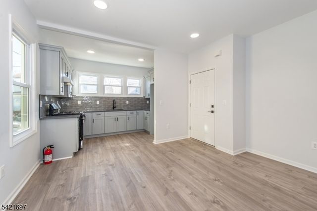 105 Coolidge St, Irvington Twp., NJ 07111