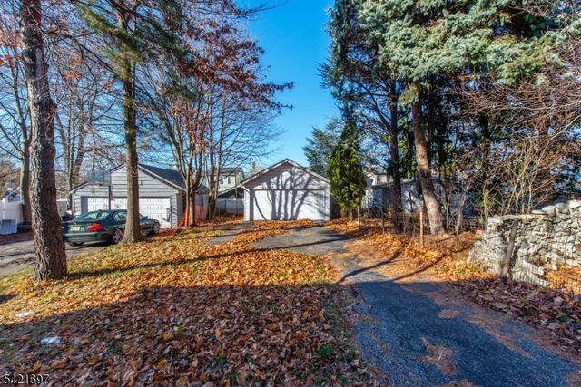 105 Coolidge St, Irvington Twp., NJ 07111