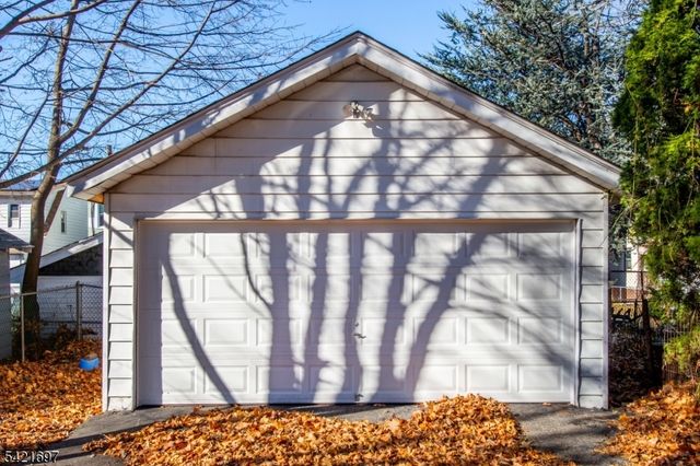 105 Coolidge St, Irvington Twp., NJ 07111