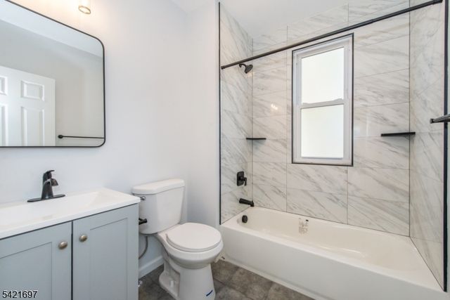 105 Coolidge St, Irvington Twp., NJ 07111