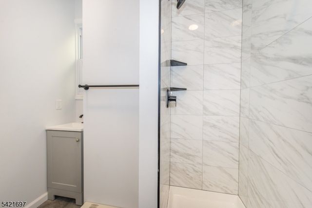 105 Coolidge St, Irvington Twp., NJ 07111