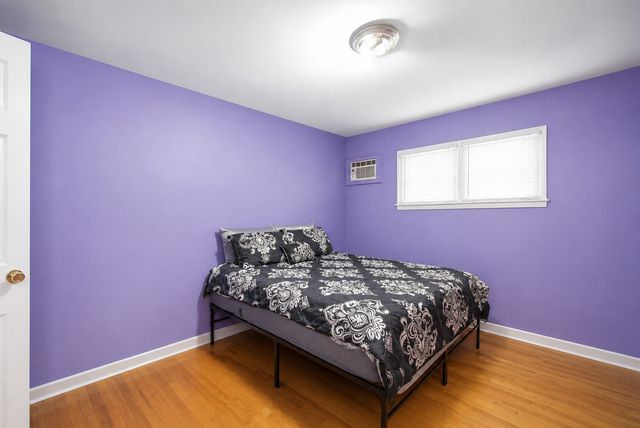 1105 Holiday Lane 15, Des Plaines, IL 60016