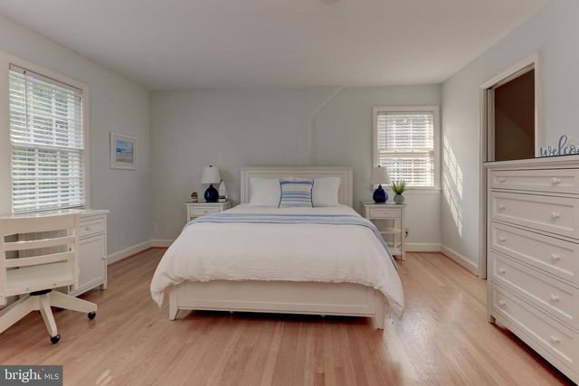 1723 OAKCREST DRIVE, Alexandria, VA 22302