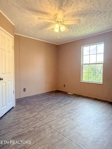 18726 Clarkrange Hwy, Monterey, TN 38574