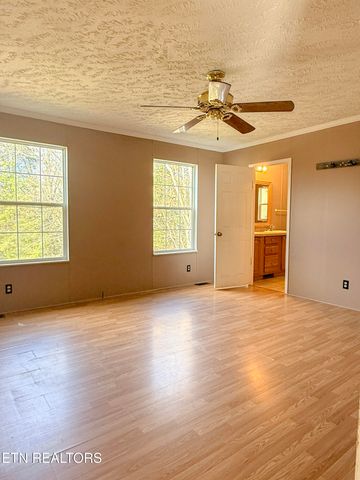 18726 Clarkrange Hwy, Monterey, TN 38574