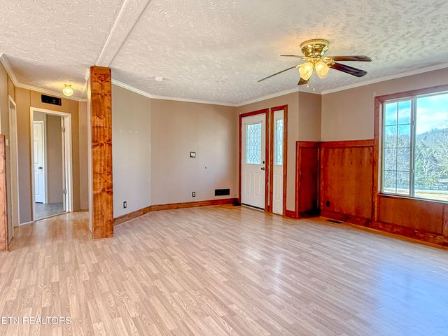 18726 Clarkrange Hwy, Monterey, TN 38574