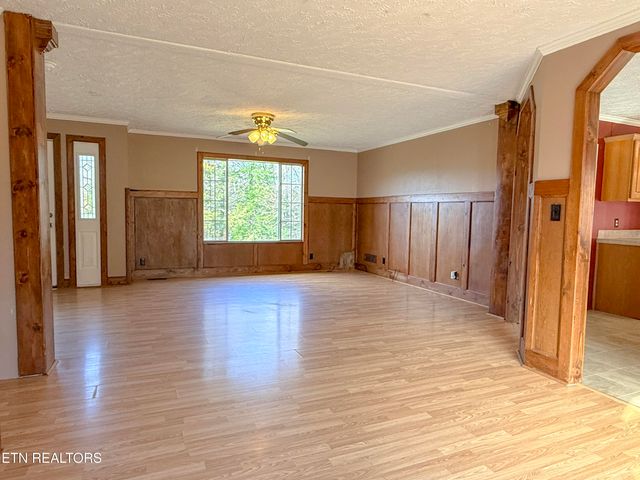 18726 Clarkrange Hwy, Monterey, TN 38574