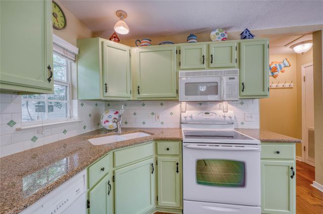 113 Red Bird DR, Kingsland, TX 78639