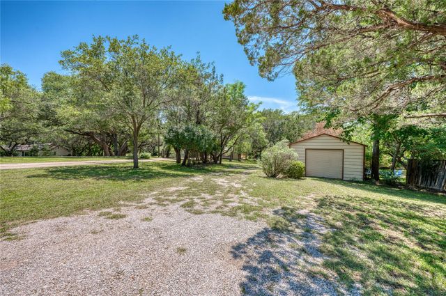 113 Red Bird DR, Kingsland, TX 78639