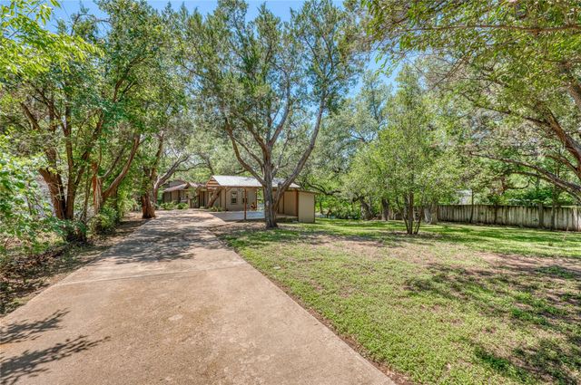 113 Red Bird DR, Kingsland, TX 78639