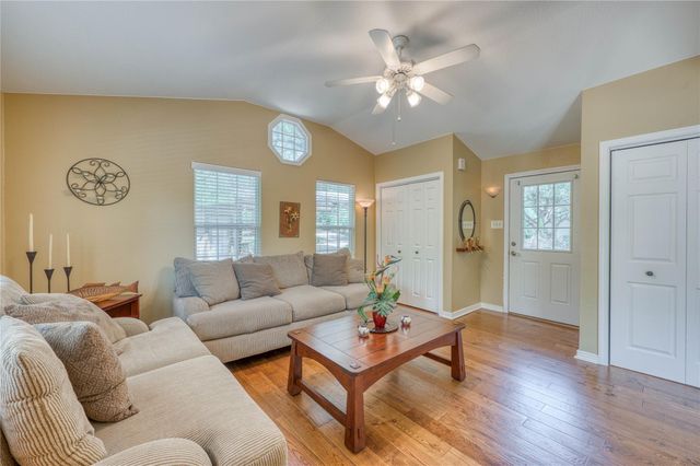 113 Red Bird DR, Kingsland, TX 78639