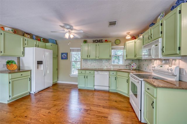 113 Red Bird DR, Kingsland, TX 78639