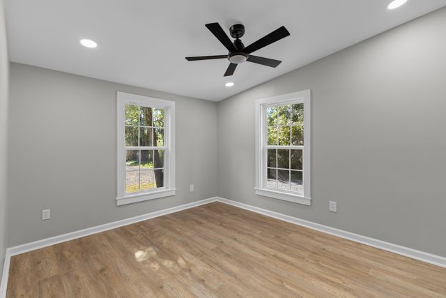 334 Glen Street, Summerville, SC 29483