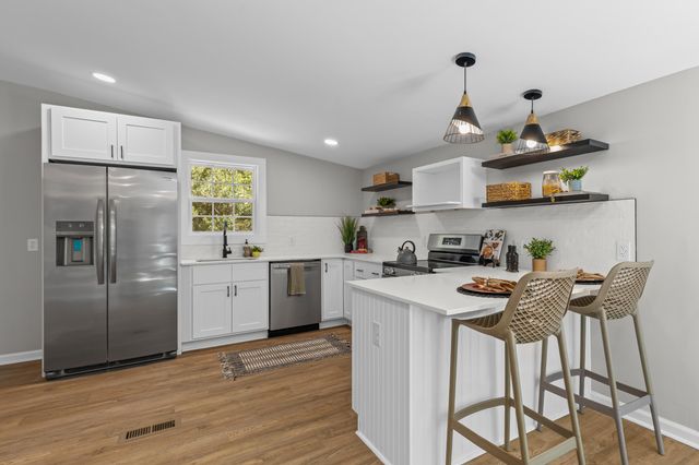 334 Glen Street, Summerville, SC 29483