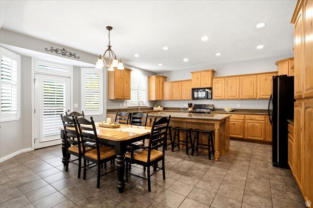 1977 COLT DR, Farmington, UT 84025