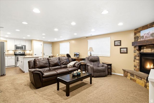 1977 COLT DR, Farmington, UT 84025