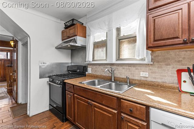 7523 Freda Street, Dearborn, MI 48126