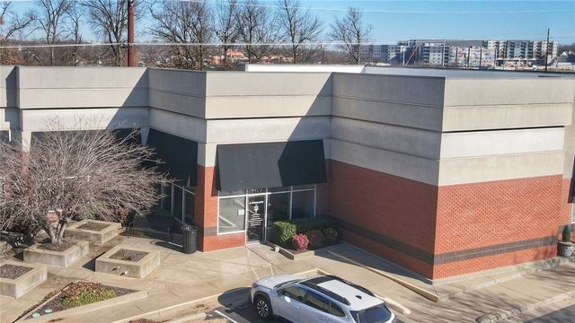 5407 Pinnacle Point Drive, Rogers, AR 72758