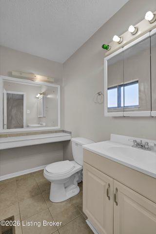 1201 Abbeywood Rd, Louisville, KY 40222