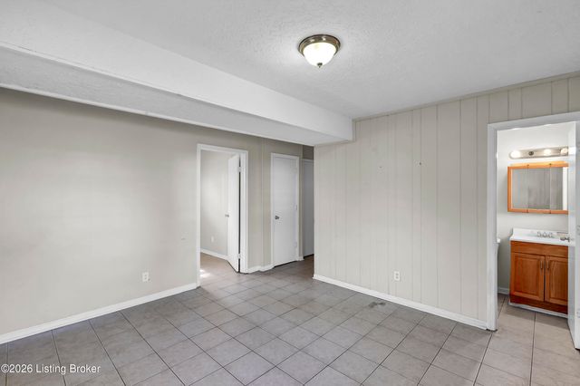 1201 Abbeywood Rd, Louisville, KY 40222