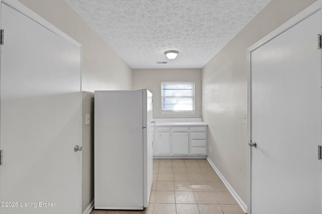 1201 Abbeywood Rd, Louisville, KY 40222