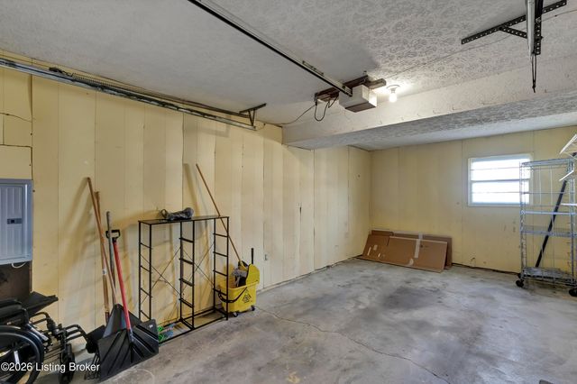 1201 Abbeywood Rd, Louisville, KY 40222