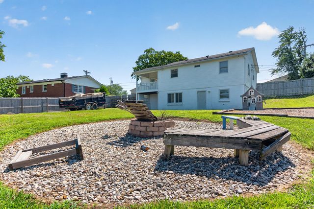 746 N 3rd Street, Richmond, KY 40475