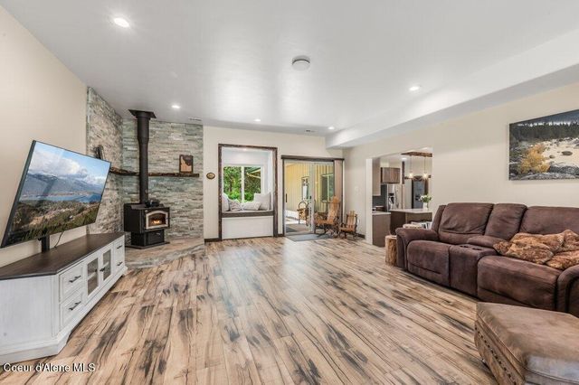 5525 W Coeur Dalene DR, Spirit Lake, ID 83869