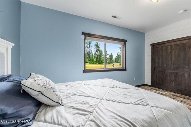 5525 W Coeur Dalene DR, Spirit Lake, ID 83869