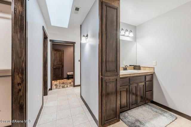 5525 W Coeur Dalene DR, Spirit Lake, ID 83869