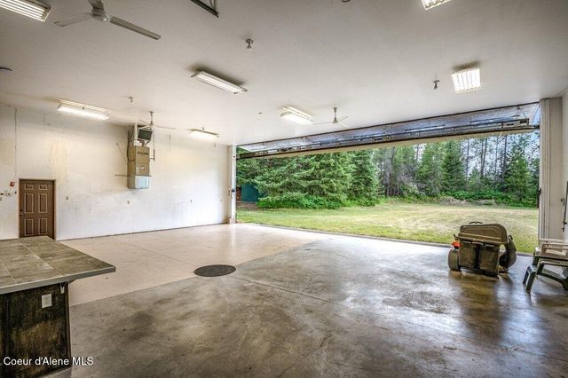 5525 W Coeur Dalene DR, Spirit Lake, ID 83869